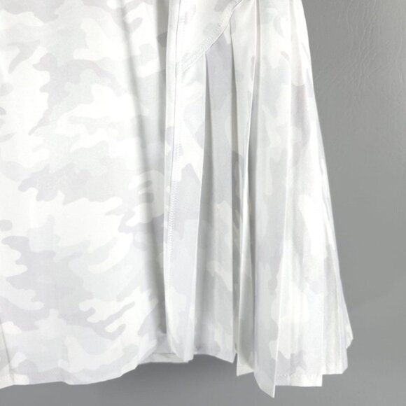 NWT Spanx Women’s Get Moving Pleated Skort Skirt Shorts White Camo 50273R SMALL - Picture 11 of 14